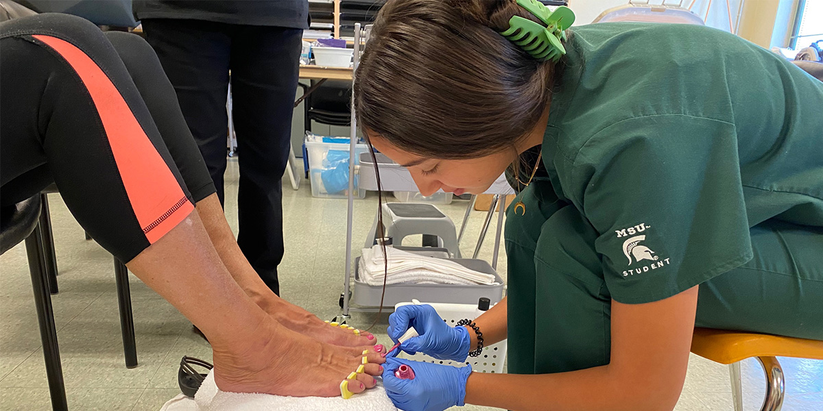 Students get a "foot"hold in community nursing College of Nursing